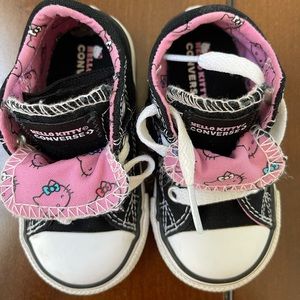 Converse toddler size 5 hello kitty
